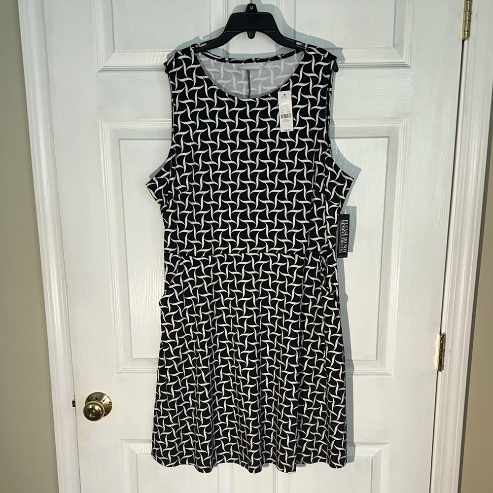 New York & Company Black and White Patterned Sleeveless Dress XL